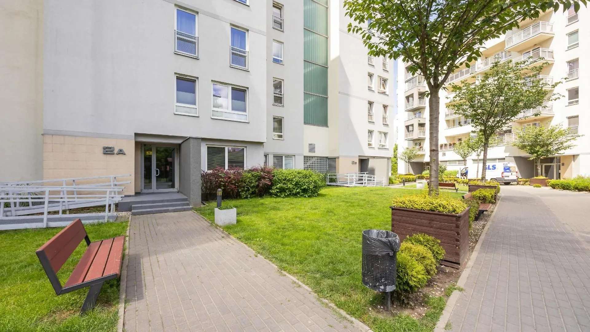 Apartment Wyjatkowy Apartament Z 3 Sypialniami I Balkonem By Noclegi Renters Warsaw