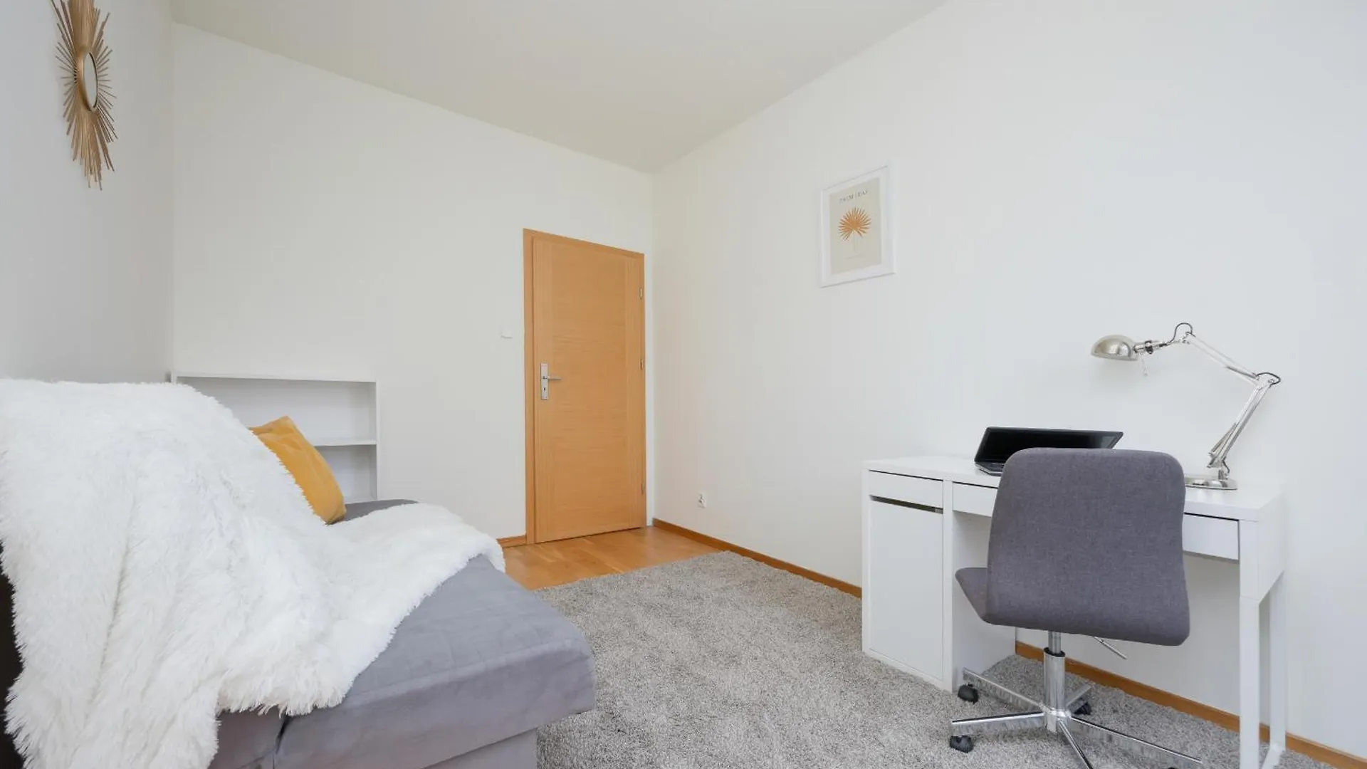 Apartment Wyjatkowy Apartament Z 3 Sypialniami I Balkonem By Noclegi Renters Warsaw