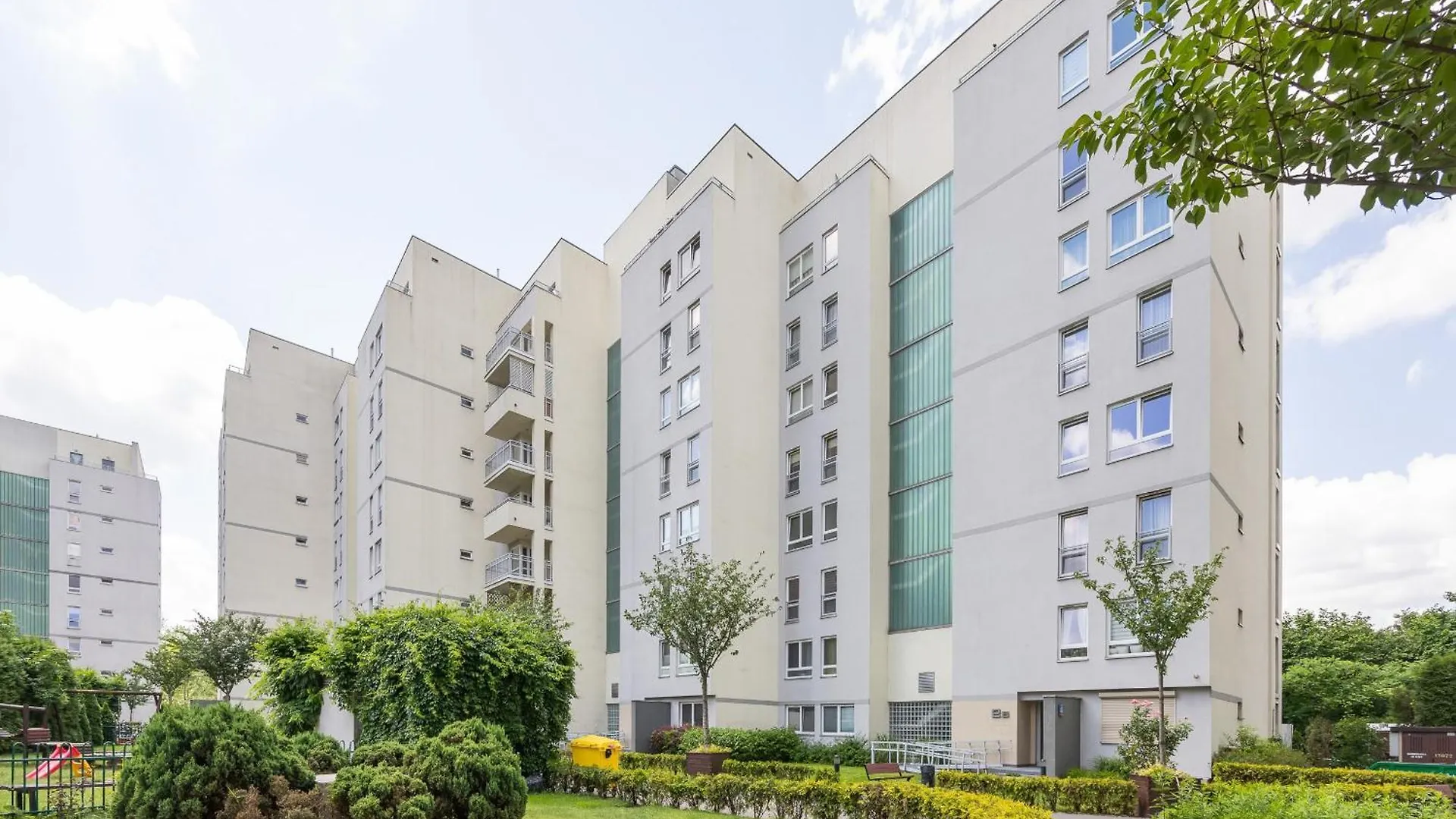 Apartment Wyjatkowy Apartament Z 3 Sypialniami I Balkonem By Noclegi Renters Warsaw Poland